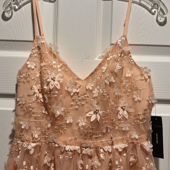 Lulus Dresses & Skirts - Lulus peach floral textured print dress size small NWT.